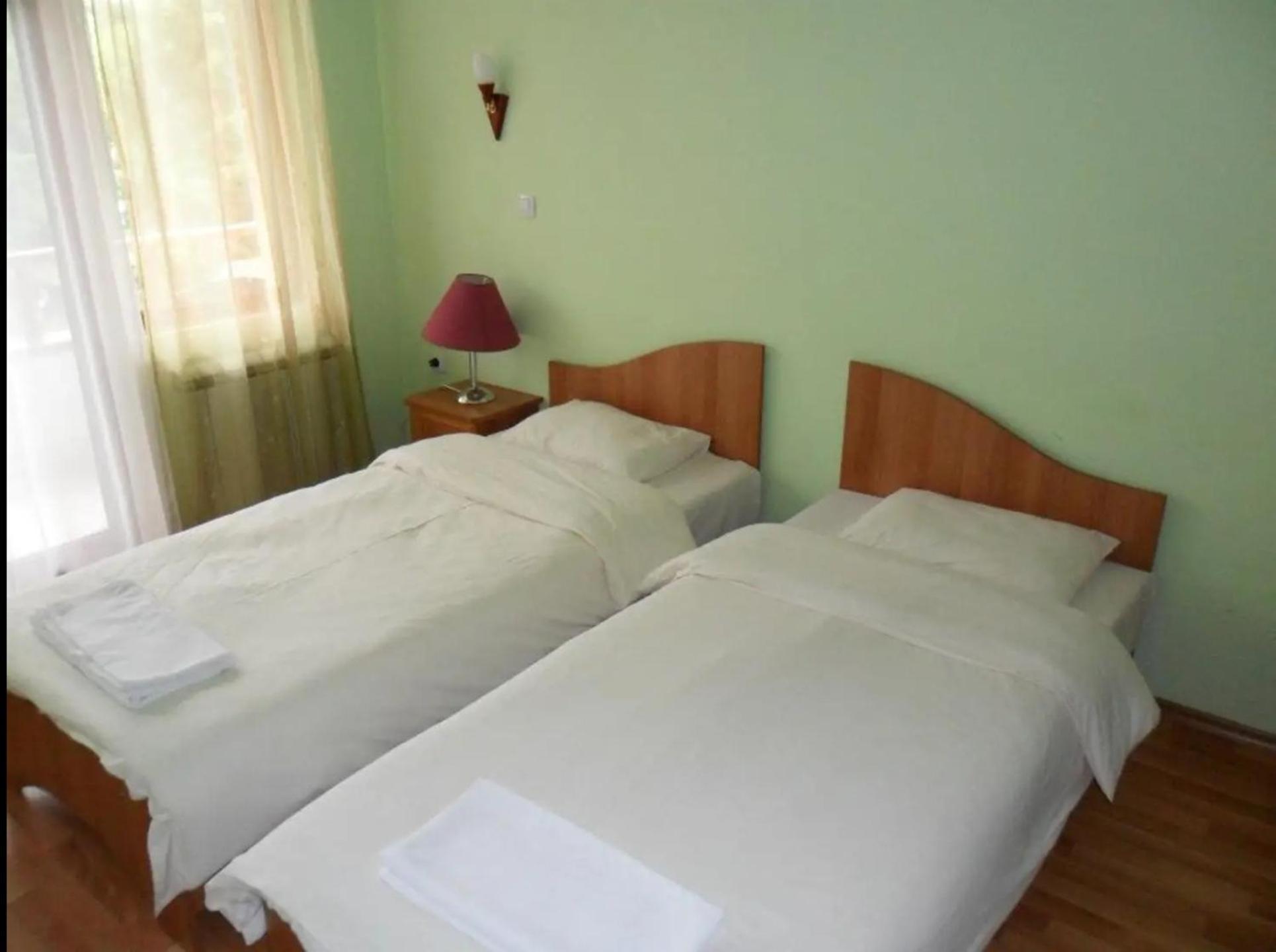 Хотел Галина Палас Srem Habitación foto